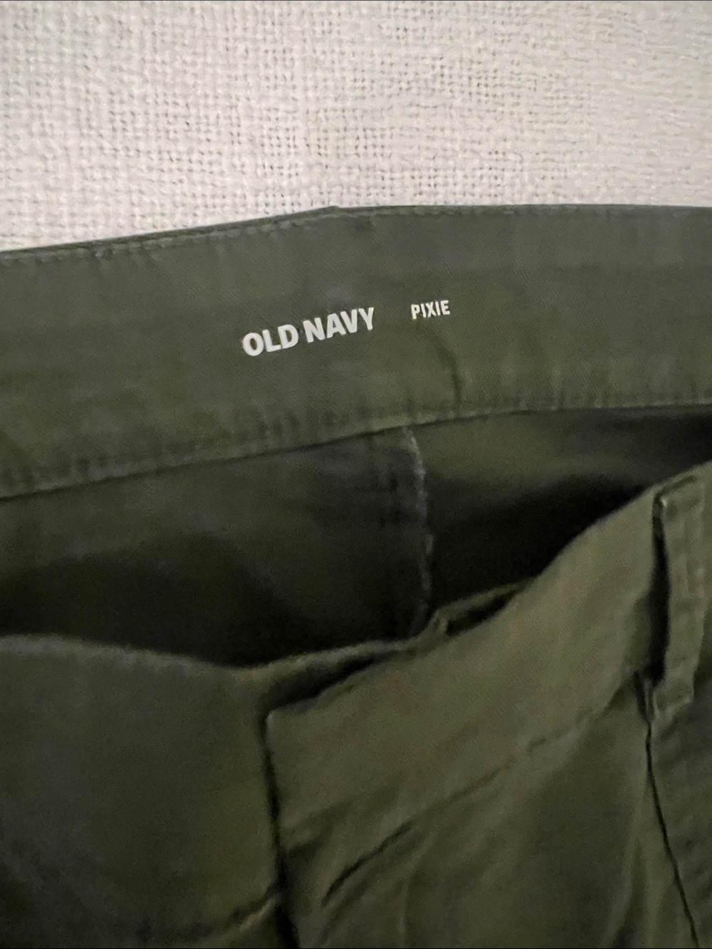 Old Navy Women’s Olive Green High-Wasted Pixie Straight-Leg Pants Sz 18-Petite - Picture 2 of 13